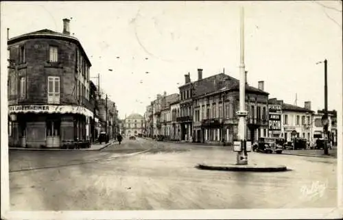 Ak Bordeaux Gironde, Stadtansicht, Straßenbild, alte Gebäude, Autos, Werbung PIKINA, Delboy