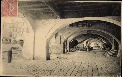 Ak Uzès Gard, Les Arcades