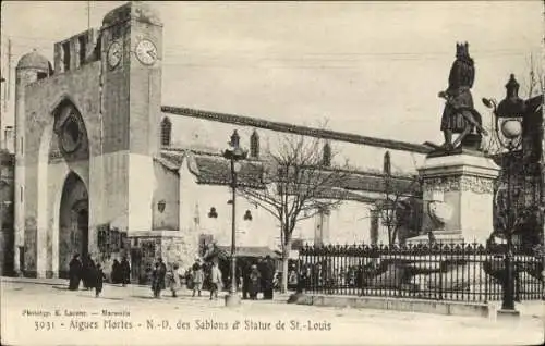 Ak Aigues Mortes Gard,  N.-D. des Sablons, Statue de St.-Louis, Uhrtürme