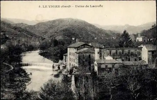 Ak Le Vigan Gard, Usine de Lacroix, Flusslandschaft, Berghänge