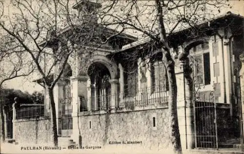 Ak Paulhan Hérault, Vorderansicht eines Gebäudes, Bäume im Vordergrund, Schwarz-Weiß-Foto, Text: 