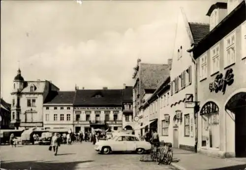Ak Senftenberg in der Niederlausitz, Partie auf dem Platz der Freundschaft, Eiscafé