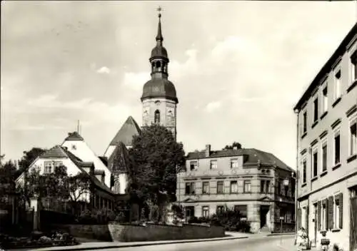 Ak Strehla in Sachsen, Blick in die Torgauer Straße, Kirche