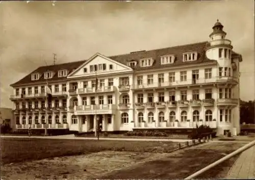 Ak Ostseebad Kühlungsborn, Historisches Gebäude, Fotografie, Hotel, Balkone, sepiafarbig