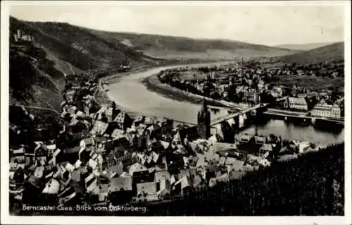 Ak Bernkastel Kues, Blick vom Doktorberg auf die Stadt
