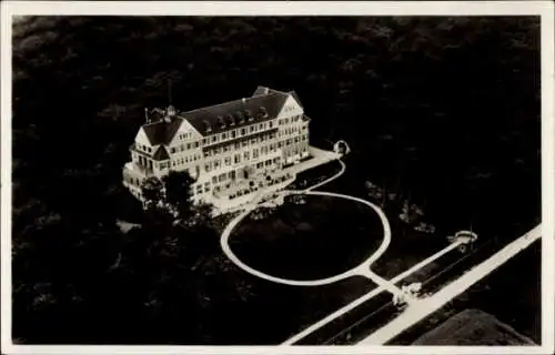 Foto Ak Chausseehaus Wiesbaden in Hessen, Joseph Baum Heim, Fliegeraufnahme aus dem Zeppelin