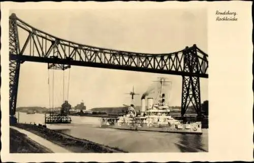 Ak Rendsburg in Schleswig Holstein, Rendsburger Hochbrücke, Kriegsschiff
