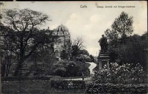 Ak Celle in Niedersachsen, Königliches Schloss, Krieger-Denkmal, Parkanlage