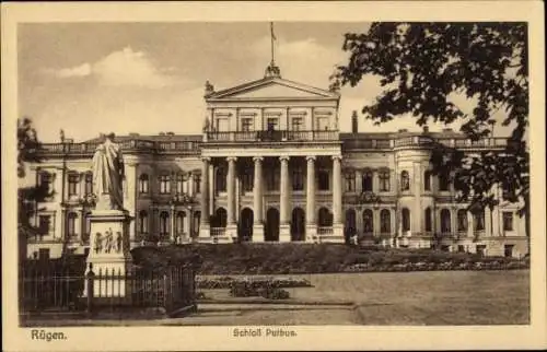Ak Putbus auf der Insel Rügen,  Schloß Putbus, Statue,  Architektur