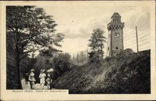 Ak Mülheim an der Ruhr, Bismarckturm, Wanderer, Natur,  