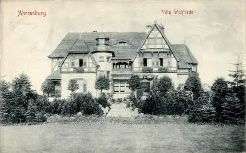Ak Wulfsdorf Ahrensburg in Holstein, Villa Wulfriede, große Villa, gepflegte Gärten