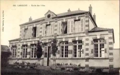 Ak Laroche La Roche en Ardennes Wallonien Luxemburg, Schulgebäude, Ecole des Filles, Ziegelbau, F
