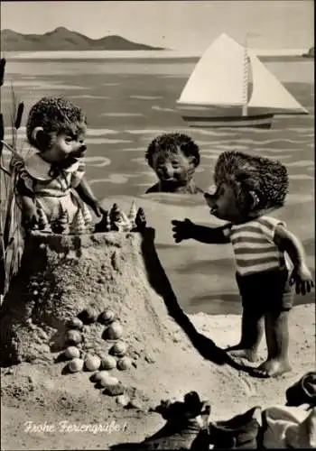 Ak Mecki der Igel, Frohe Feriengrüße, Igelkinder am Strand, Sandburg