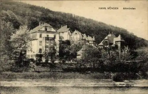 Ak Hann. Münden in Niedersachsen, Schwarz-Weiß-Foto von Häusern, Fluss, bewaldete Landschaft