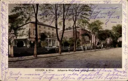 Ak Verden an der Aller, Vorderansicht eines Hauses, Lindenbäume, Straße, Mehrfamilienhaus, 