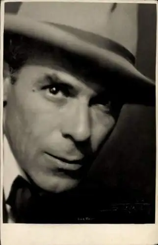 Ak Schauspieler Louis Rainer, Portrait