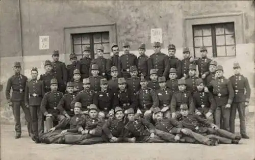 Foto Ak KuK-Armee, Soldaten in Uniformen, Gruppenfoto