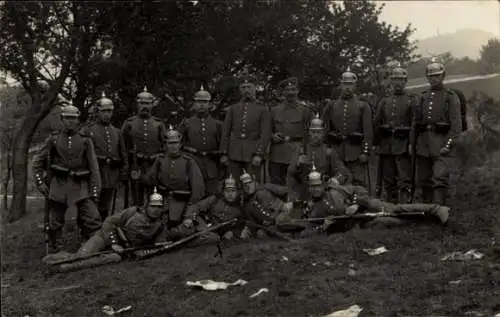 Foto Ak Mannheim in Baden, Deutsche Soldaten in Uniformen, 1914