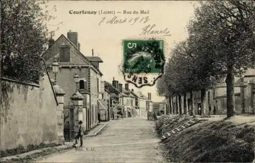 Ak Courtenay Loiret, Rue du Mail