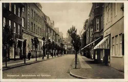 Ak Delmenhorst in Oldenburg, Bahnhofstraße, Sparkasse,  Architektur, Menschen, Bäume