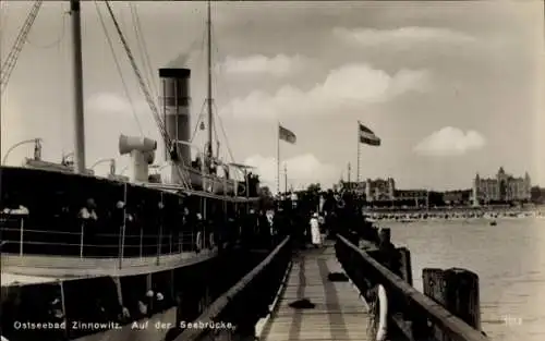 Ak Ostseebad Zinnowitz auf Usedom, Seebrücke, Dampfschiff