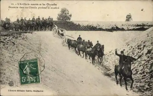 Ak Französische berittene Artillerie auf dem Schlachtfeld