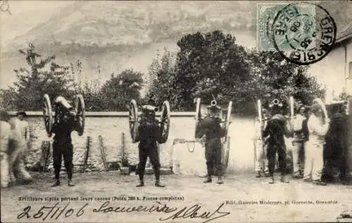 Ak Französische Gebirgs-Artillerie, Soldaten tragen ihre Kanonen