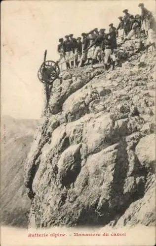 Ak Französische Alpen-Batterie, Kanone wird auf den Berg gezogen