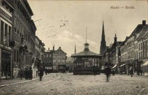 Ak Breda Nordbrabant Niederlande, Markt in  mittig ein Pavillon, davor eine Straßenbahn, links...