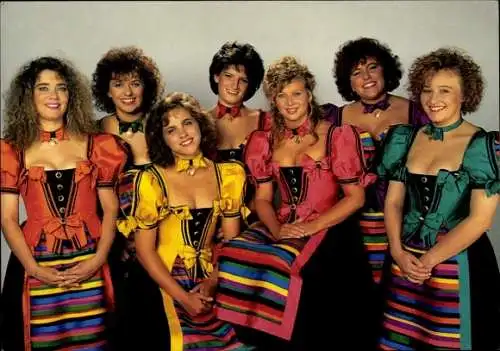 Ak Sänger Die Bayrische 7, Frauen in Dirndln, Portrait, Autogramm