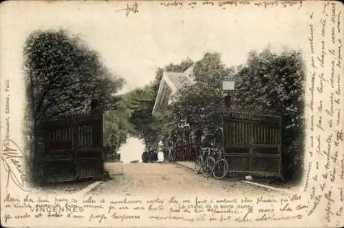 Ak Vincennes Val de Marne, Café Restaurant, grüne Tore, zwei Fahrräder, Spaziergänger