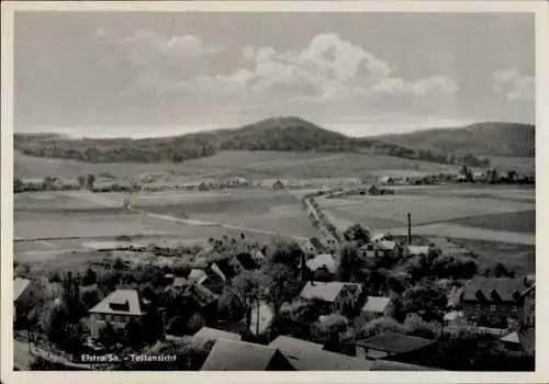 Ak Elstra in der Oberlausitz Sachsen, Tellansicht, Landschaft mit Hügeln und Feldern, Häuser i...