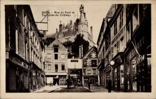 Ak Gien Loiret, Rue du Pont et Tourelles du Chateau