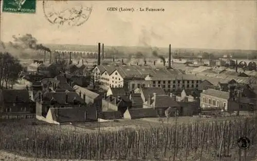 Ak Gien Loiret, Panorama von  Industriegebäude und Stadtansicht