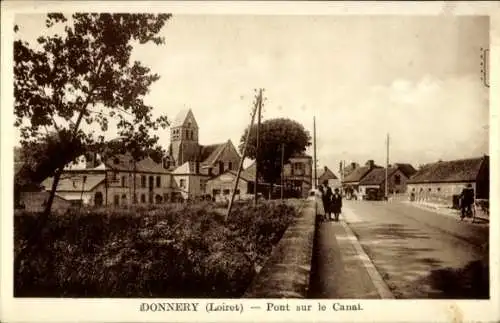 Ak Donnery Loiret, Kanalbrücke, Dorfansicht
