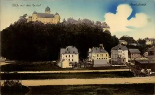 Ak Montabaur im Westerwald, Blick auf das Schloss, bunte Zeichnung, Häuser im Vordergrund