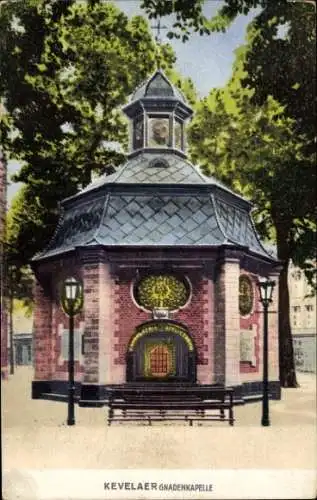 Ak Kevelaer am Niederrhein, Gnadenkapelle, rundes Gebäude, Bäume, Laternen, Bank