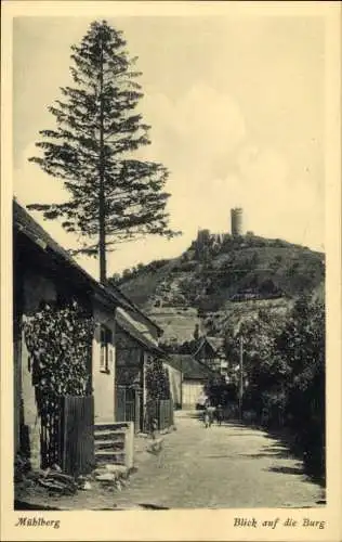 Ak Mühlberg Drei Gleichen, Blick auf die Burg, Straßenpartie im Ort