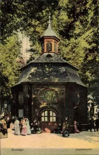 Ak Kevelaer am Niederrhein, Gnadenkapelle,  Architektur, Menschen in Kleidung der Zeit