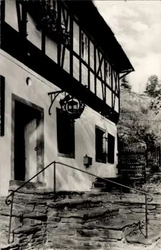 Ak Frohnau Annaberg Buchholz im Erzgebirge, Fachwerkhaus, Eingang zur Gaststätte, Erbaut 1697, Sc