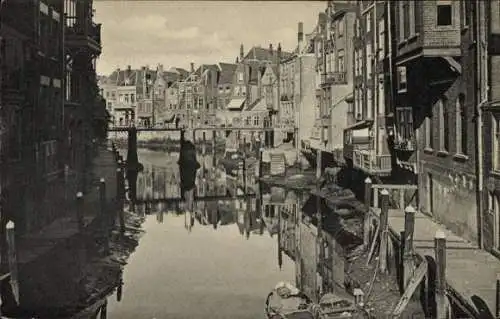 Ak Dordrecht Südholland Niederlande, Kanalansicht,  Gebäude, Spiegelung im Wasser, ruhige Atmosph