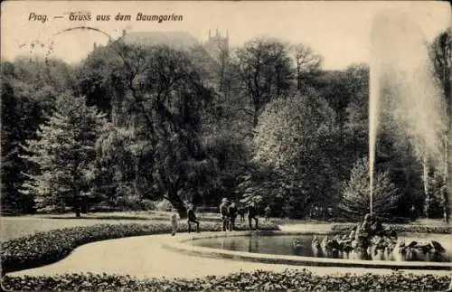 Ak Praha Prag Tschechien, Park mit Brunnen, Ausblick auf Bäume, Menschen in der Nähe
