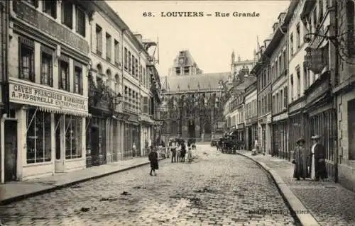 Ak Louviers Eure, Straße mit Häusern, Geschäft, Kindern, s Gebäude im Hintergrund, ruhige Szene