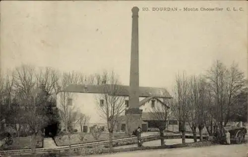 Ak Dourdan Essonne,  Moulin Choisellier, hoher Schornstein, Gebäude, Bäume