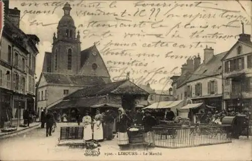 Ak Limours Essonne, Marktszene, Menschen, Stände, Kirche,  Kleidung