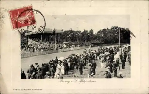 Ak Bernay Eure, Renntag, Menschenmenge, Tribüne, Pferderennen,  