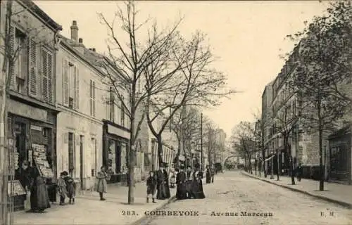 Ak Courbevoie Hauts de Seine, Straße mit Bäumen, Häusern, Menschen,  , Avenue Marceau