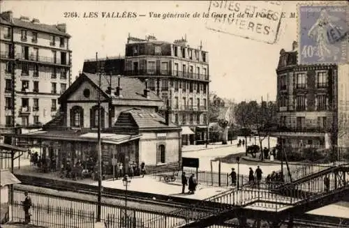Ak Les Vallées Hauts de Seine, Bahnhof, Gebäude, Menschen, alte 