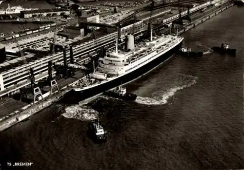 Ak Bremerhaven, Das Passagierschiff TS BREMEN liegt am Columbusbahnhof in Bremerhaven. Es ist ...