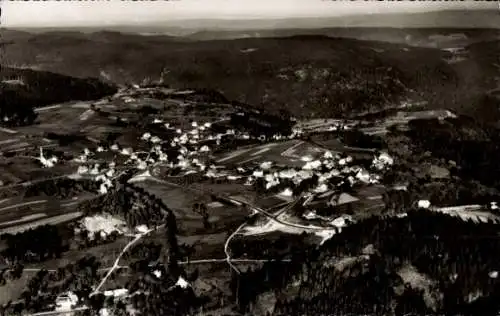 Ak Häusern im Schwarzwald, Fliegeraufnahme